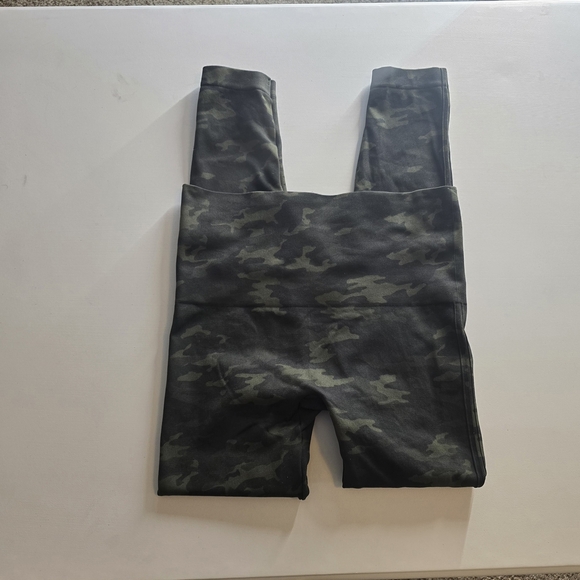 SPANX Green and Black High-Waist Leggings - Picture 2 of 4